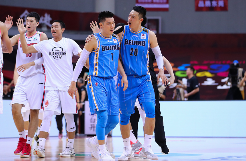 cba2连败，排名跌到第13位，CBA夺冠热门陨落，急盼林书豪回归图